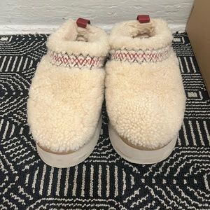 Ugg Tazz Braid Ivory Sheepskin Platform Slippers US size 8 worn twice